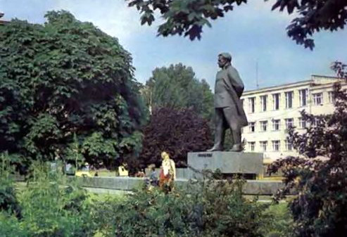Памятник Ярославу Галану