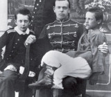 Великие князья Владимир Александрович (стоит), Александр Александрович (второй справа) и другие. Кёнигсберг (Германия). 1862 г.