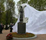 Памятник Ольге Берггольц в Санкт-Петербурге