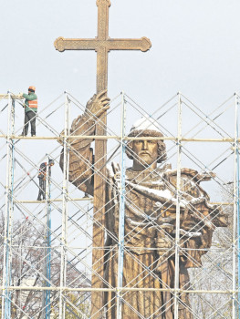1 ноября 2016 года. Памятник Князю Владимиру накануне открытия